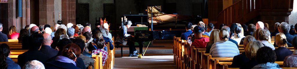 Indonesian-born-pianist-Jonkgy-Goei-